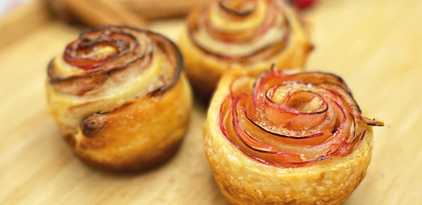 drei Apfel-Rosen Muffins