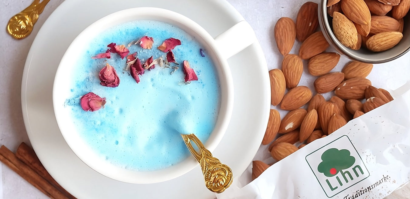 Moon Milk mit selbstgemachten Mandeldrink